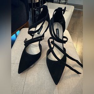 Nine West black pump